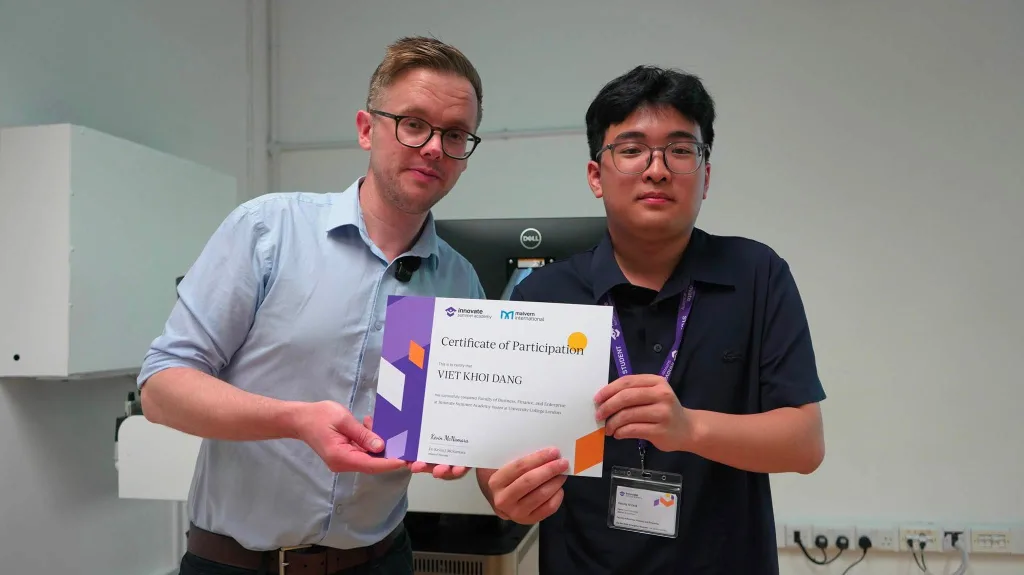 Hai tuần học tại UCL: một khoá hè học thuật thật sự trông như thế nào